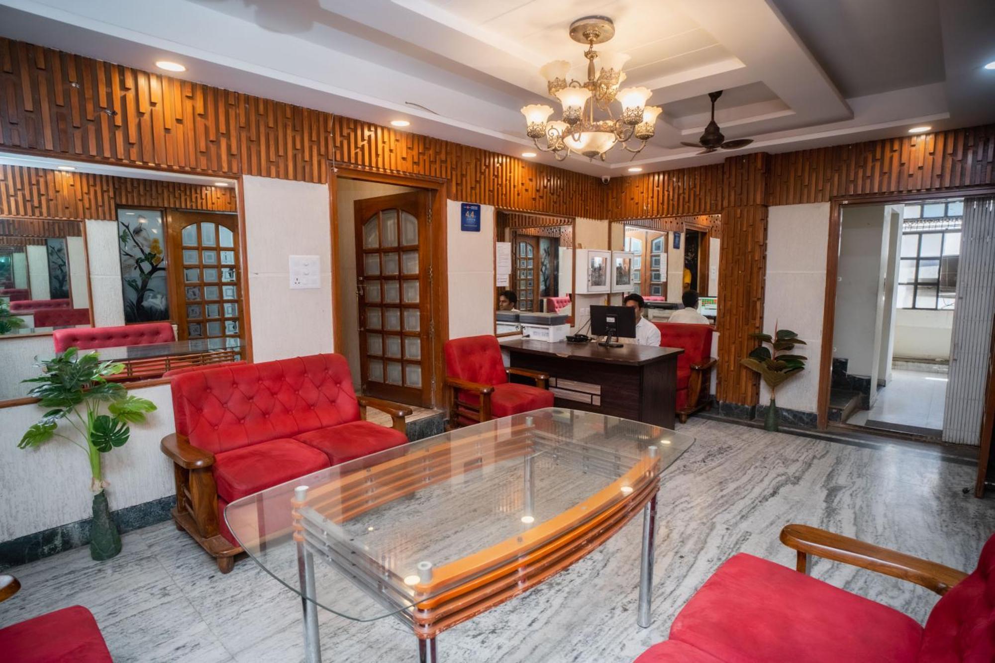 Pearl Courtyard Dormitory バラナシ エクステリア 写真