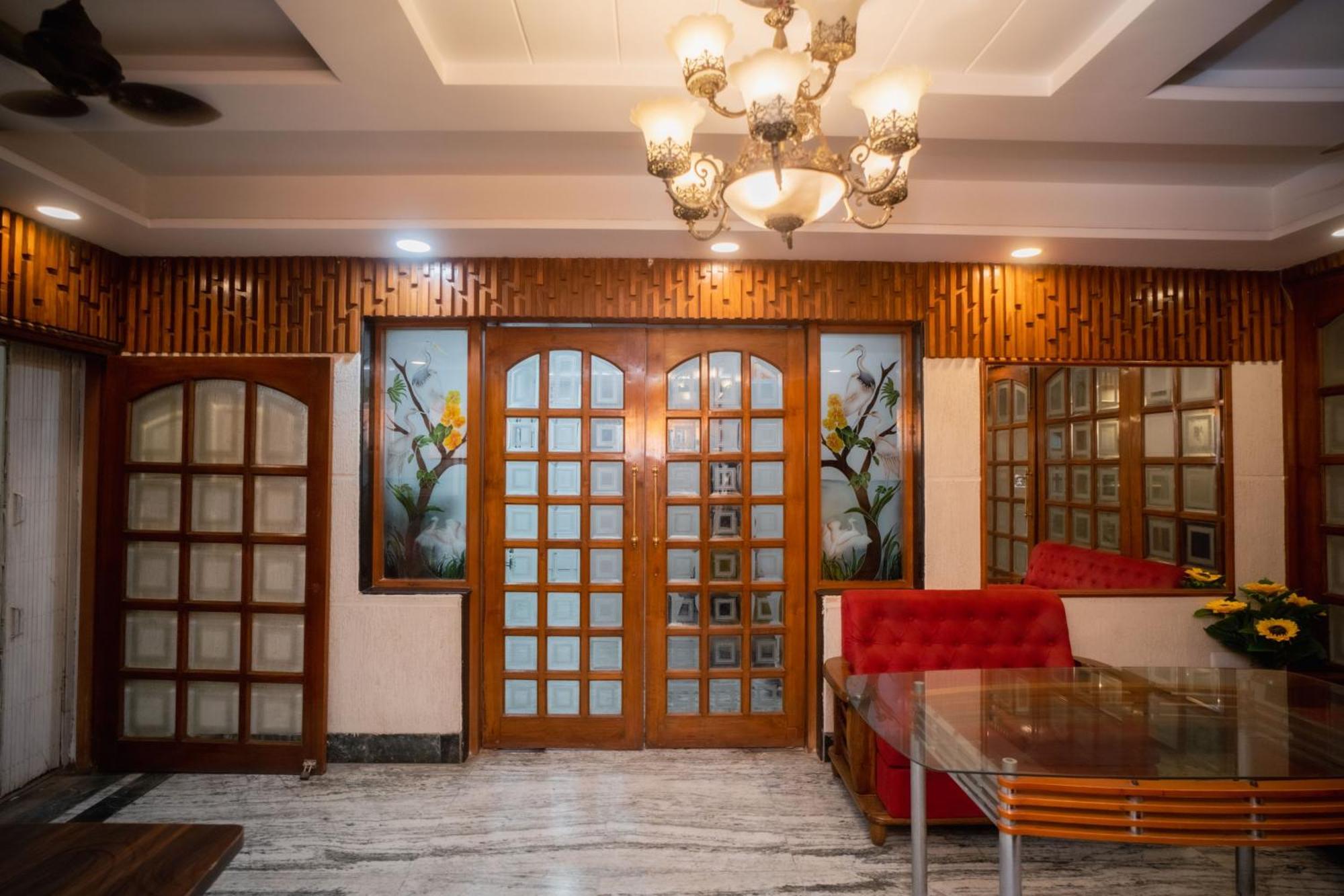 Pearl Courtyard Dormitory バラナシ エクステリア 写真