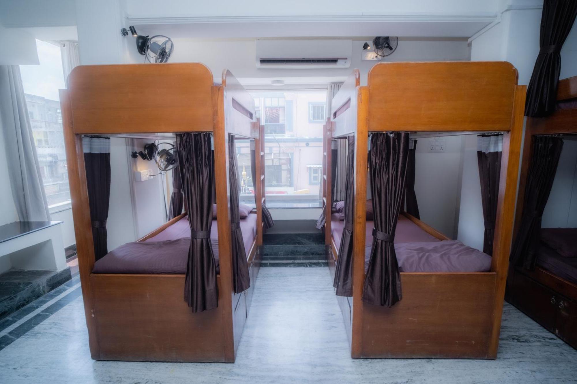 Pearl Courtyard Dormitory バラナシ エクステリア 写真