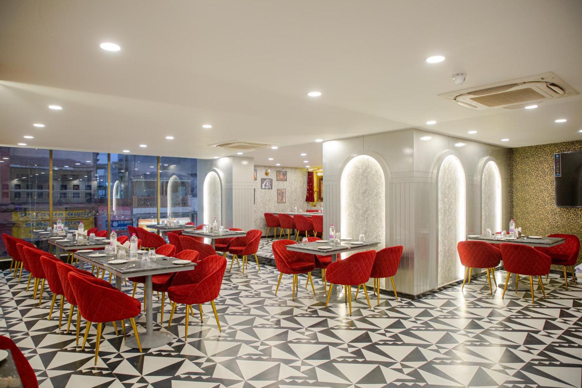Pearl Courtyard Dormitory バラナシ エクステリア 写真